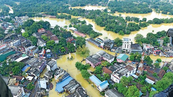 பருவமழை தீவிரம், தொடரும் சீரற்ற வானிலை;   கடந்த 24 மணி நேரத்தில் 6 பேர்;  உயிரிழப்புகளின் எண்ணிக்கை 15ஆக உயர்வு.